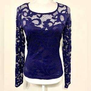 Guess pretty blue lace top